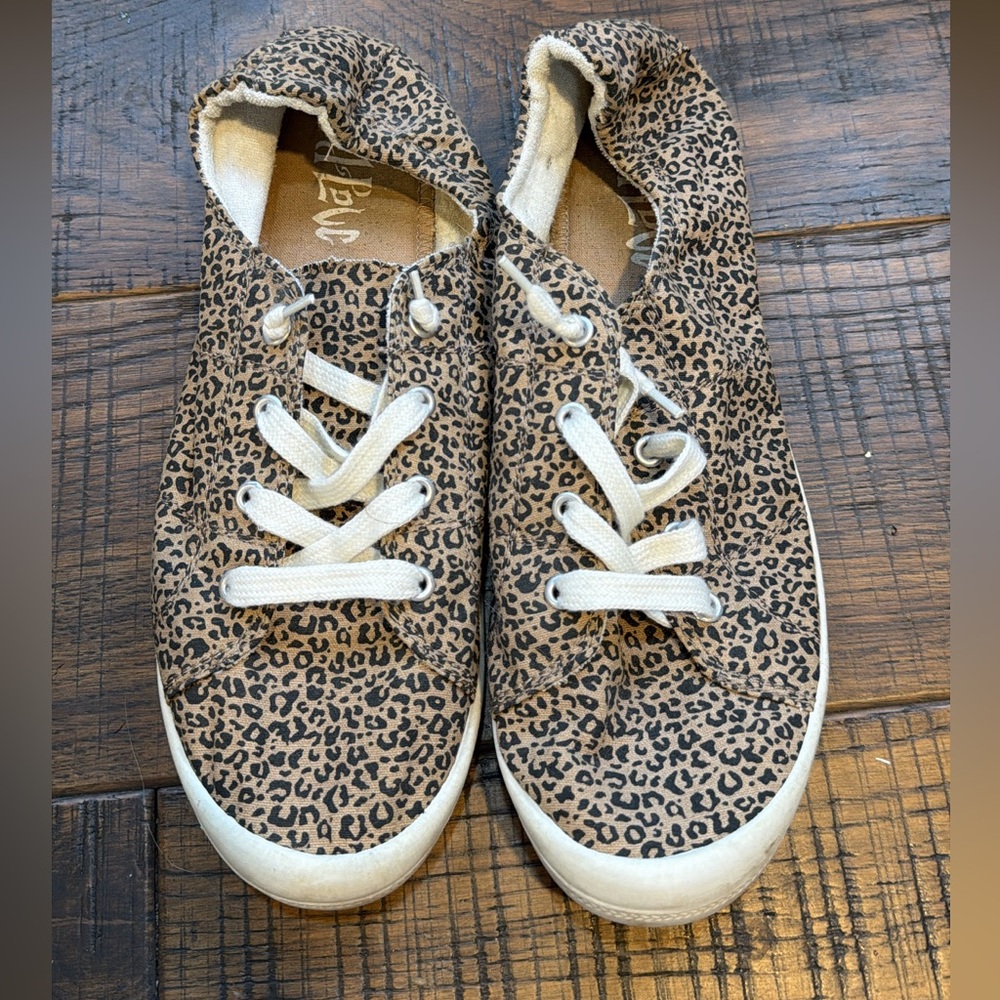 Mad Love no tie leopard sneakers